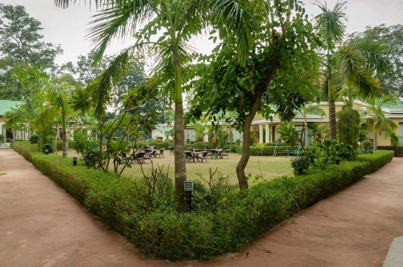 De Floresta Resort Rāmnagar Exterior foto